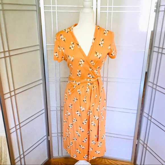 Dresses & Skirts - Cutest vintage 1960’s peach floral wrap dress